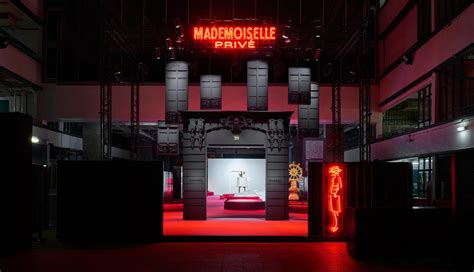 THE MADEMOISELLE PRIVÉ EXHIBITION OPENS IN HONG 